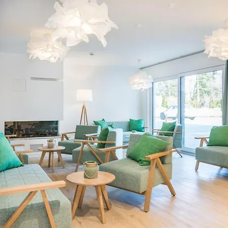 Apartman Am Park 14 *